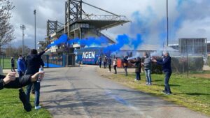 départ joueurs agen bayonne fumigènes