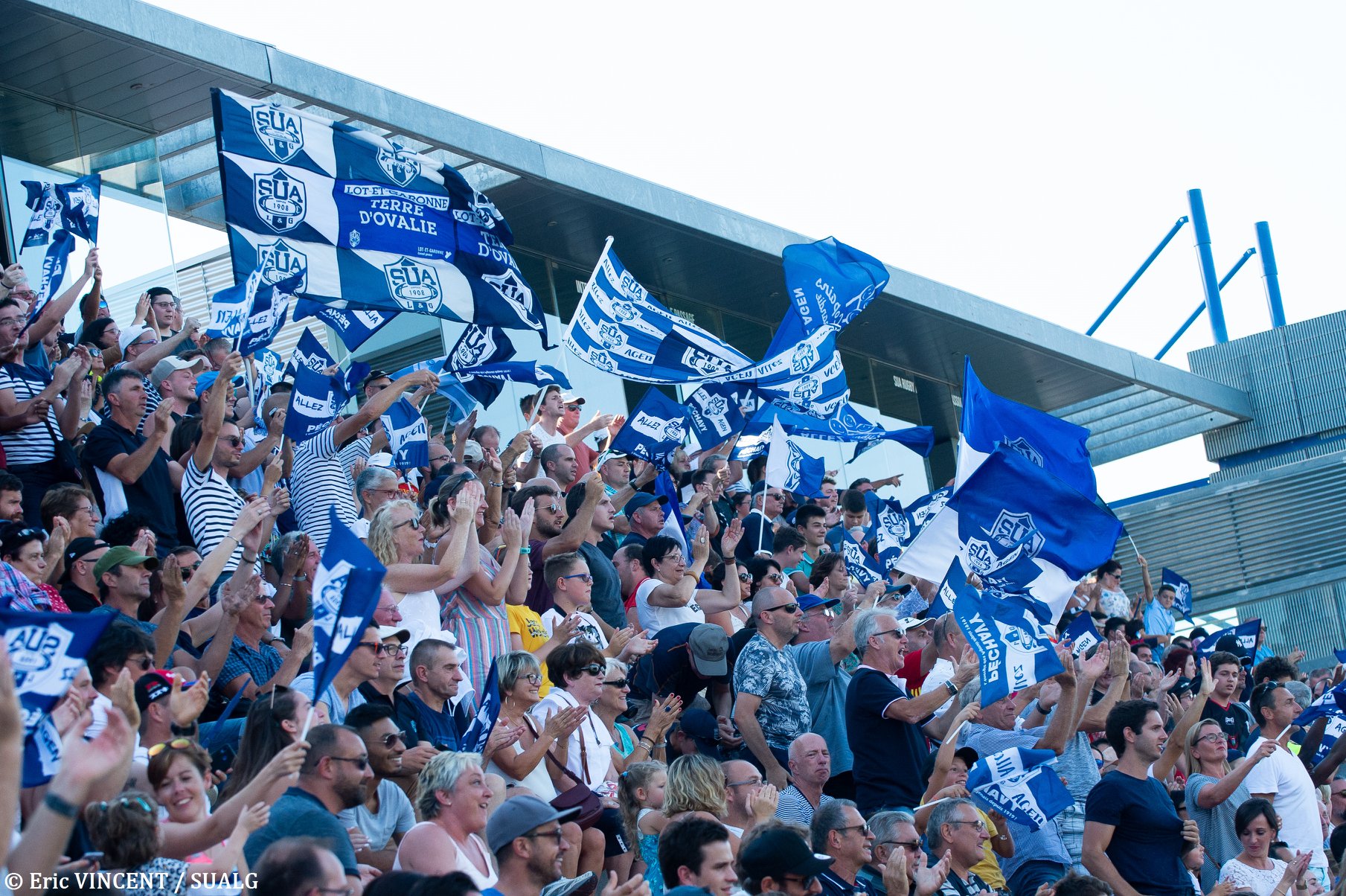 stade Armandie Agen drapeaux supporters